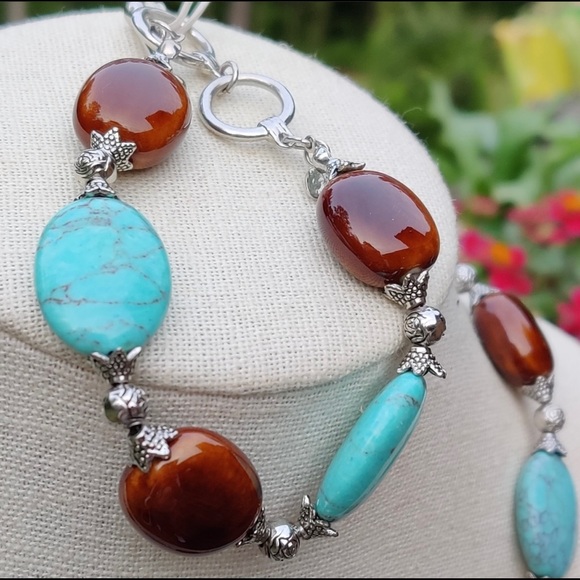 Premier Designs beautiful stone necklace and matching bracelet 🤩 - Picture 2 of 2